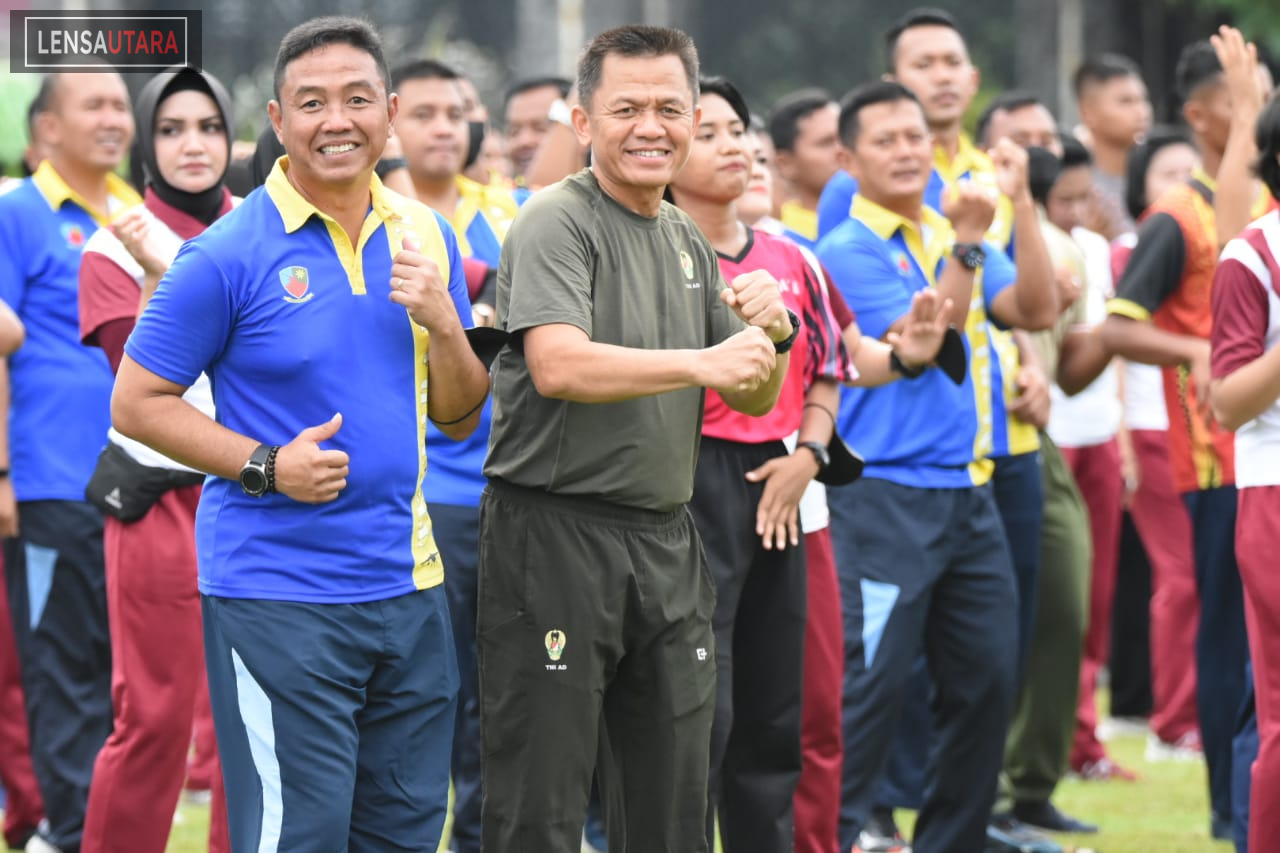 Jalin Sinergitas, TNI-POLRI Olahraga Bersama di Lapangan Makodam XIII/Merdeka