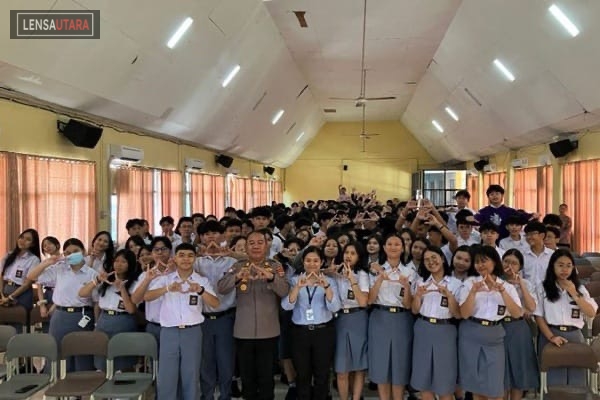 Satbinmas Polresta Manado Gelar FGD “Stop Aksi Bullying” di SMA Kristen Eben Haezar Manado