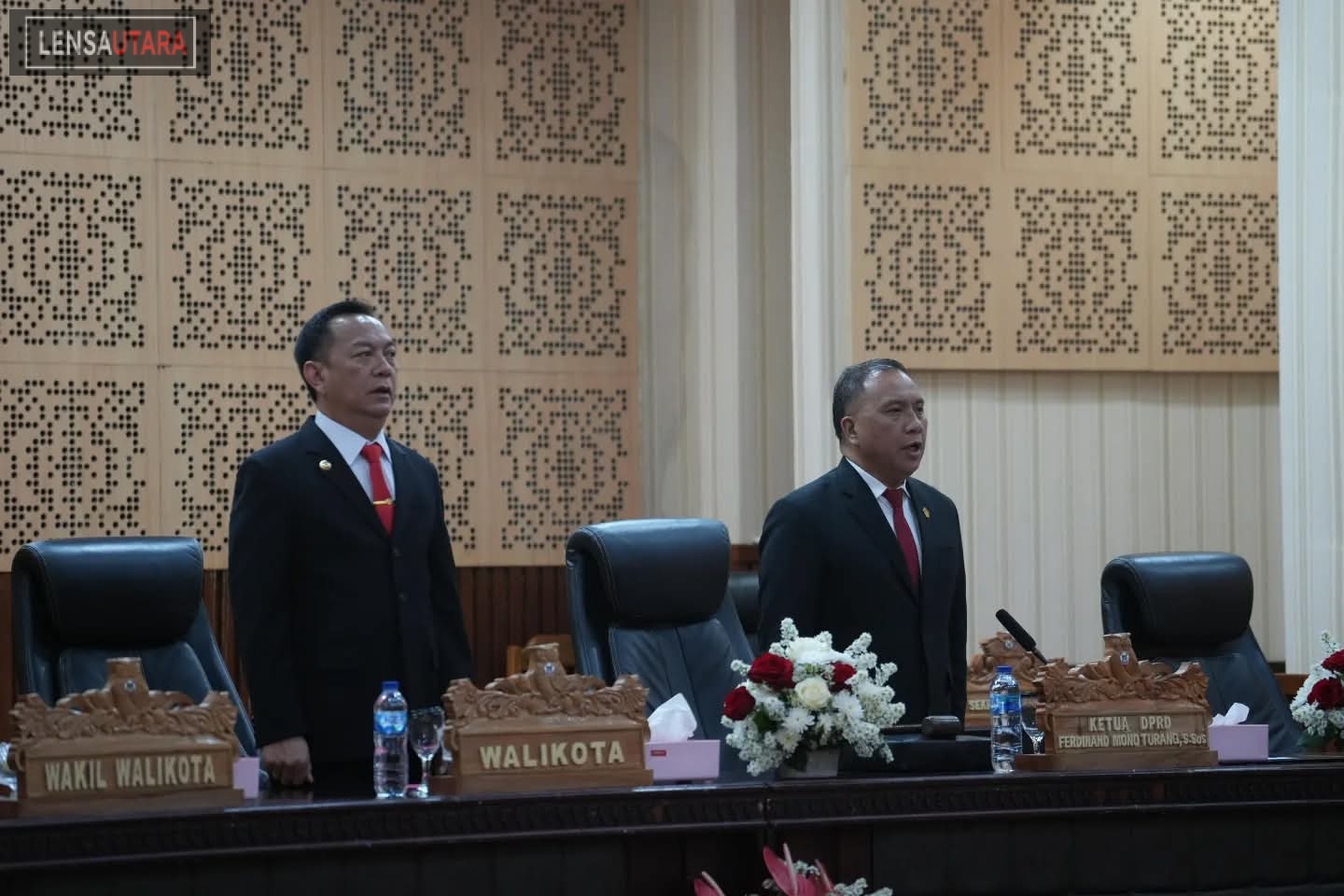 Caroll dan Sendy Ikut Dengar Pidato Presiden dalan Rapat Paripurna DPRD Tomohon